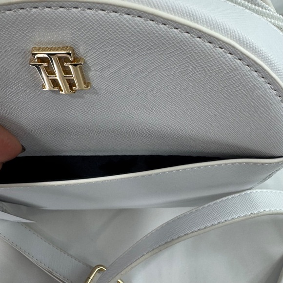 New‎ Tommy Hilfiger Women's Crossbody Bag White Round Circle Purse Handbag - Picture 7 of 14